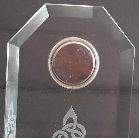 Handcrafted in Scotland Burns Crystal Desk Clock with Trinity Knot - Picture 12 of 15